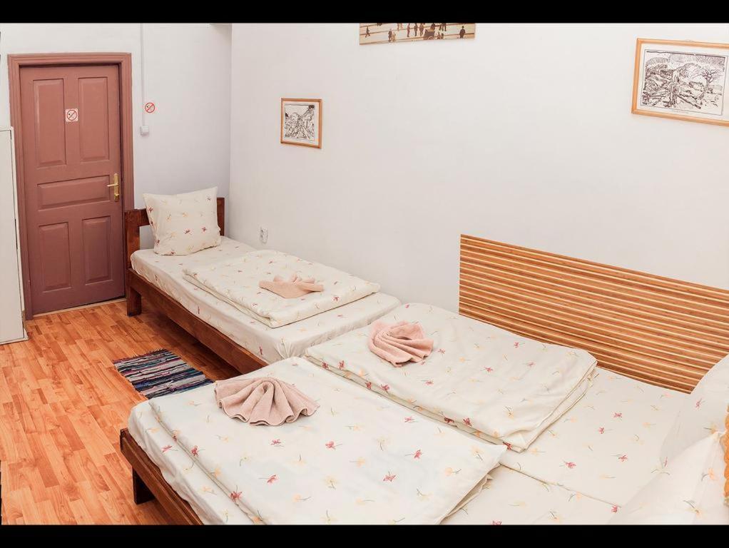 Apple Hostel Lemberg Exterior foto